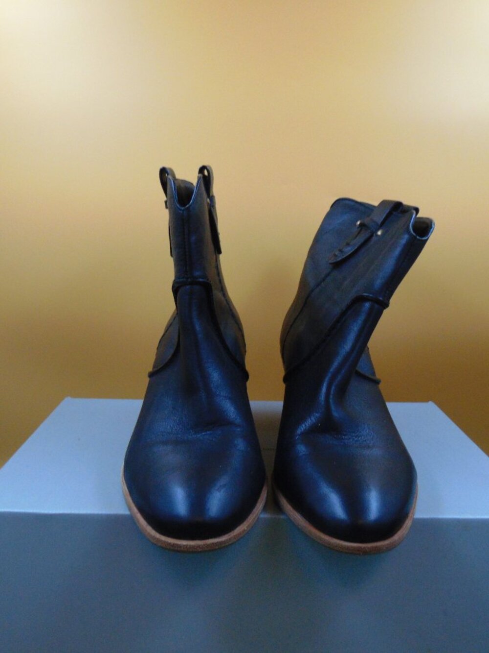 GH Bass Sophia Black Leather Ankle Boots Stacked Block Heel Womens Size 8 M 7121